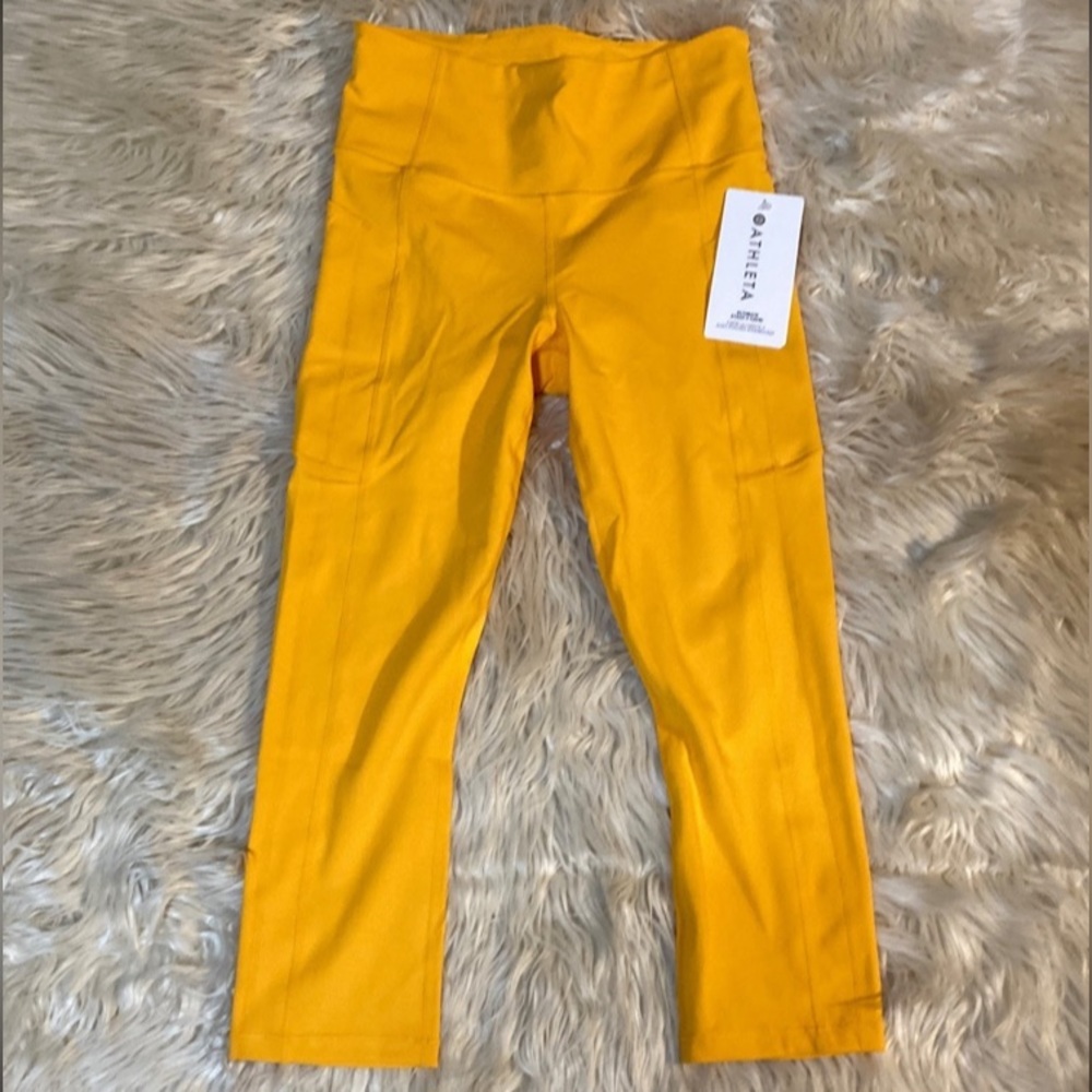 NWT Athleta Ultimate Stash II Capri leggings